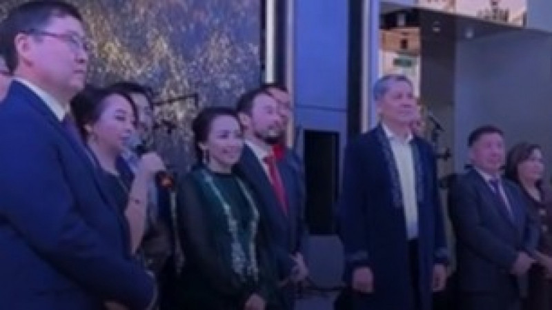 Кенжебектің жұбайының сөзі желіде түрлі пікір тудырды