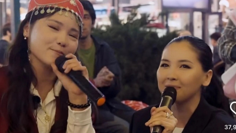 Айдана Меденова ерекше жанкүйерінің арманын орындады