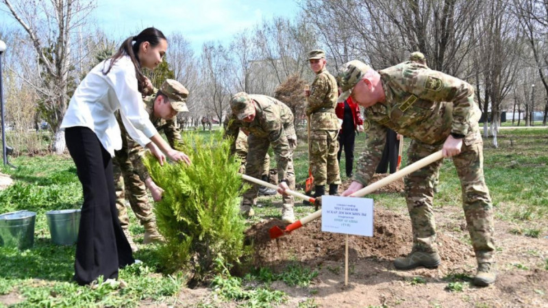 Гвардейск гарнизонында «Таза Қазақстан» жалпыұлттық экологиялық акциясы аясында 500 түп ағаш егіледі