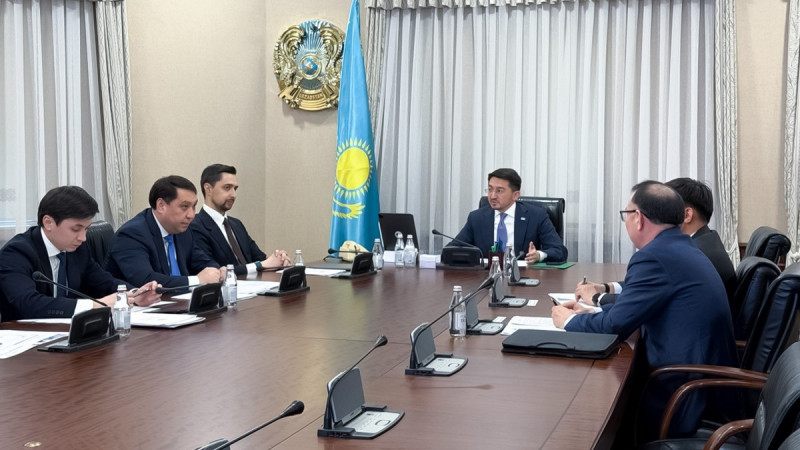 Жаслан Мәдиев жүргізуші куәлігін алуға емтихан тапсыру рәсімін жетілдіру бойынша кеңес өткізді