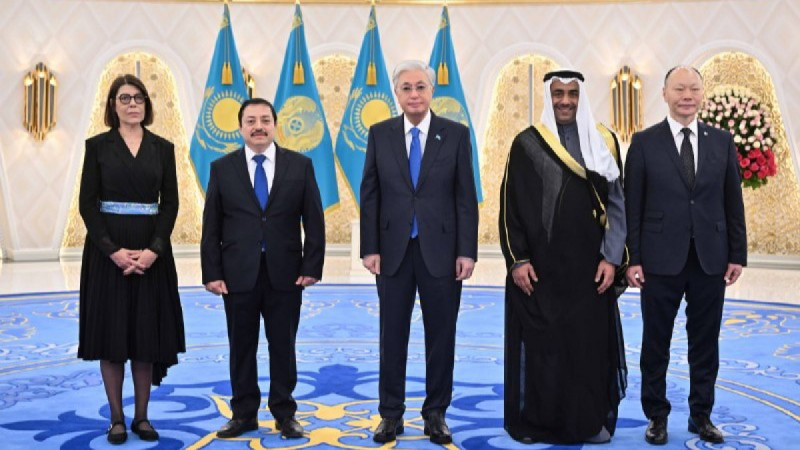 Мемлекет басшысы дипломаттарды Қазақстандағы миссияларының ресми түрде басталуымен құттықтап, олардың екіжақты ынтымақтастықты дамытуға елеулі үлес қосатынына сенім білдірді