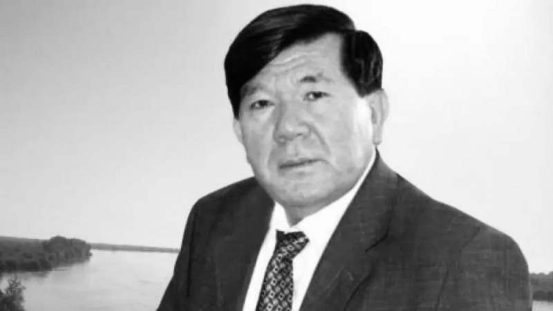 Қазақстанның халық жазушысы, қоғам қайраткері Мұхтар Шаханов өмірден өтті.