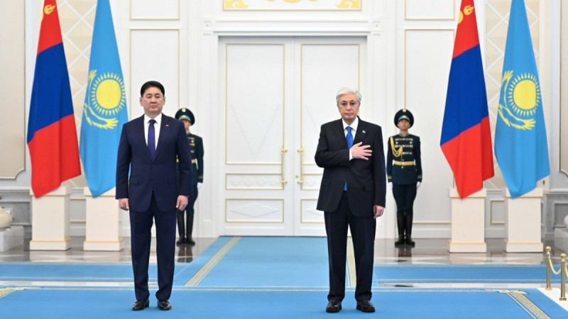 Ақордада Моңғолия Президенті Ухнаагийн Хурэлсухты салтанатты қарсы алу рәсімі өтті