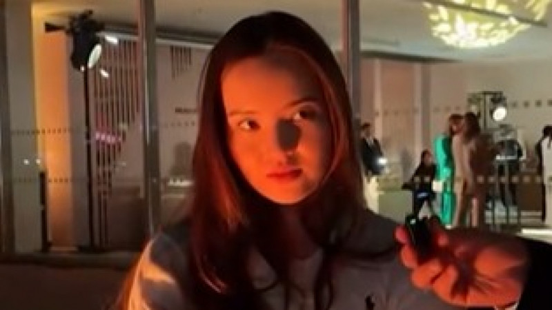 Баян Алагөзованың қызы Айарудың қарапайымдылығы талқыда