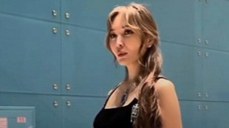 Назарбаевтың тоқалы Әсел Исабаева сән апталығында көзге түсті