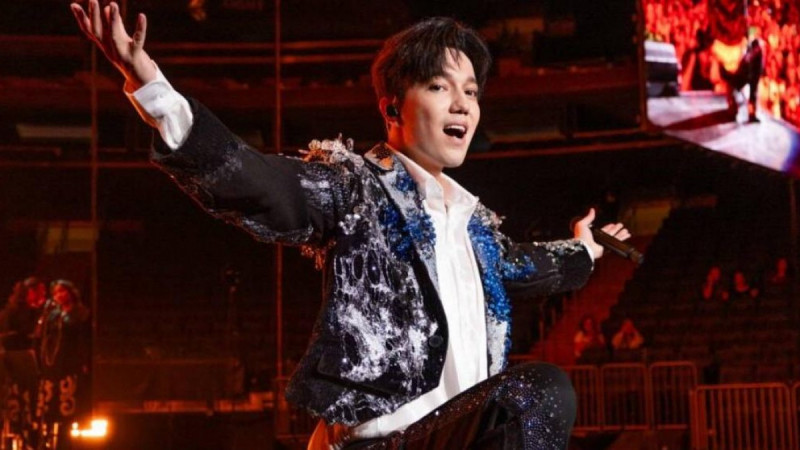 Димаш Құдайберген жас әншіні қарамағына алып, продюсер атанды