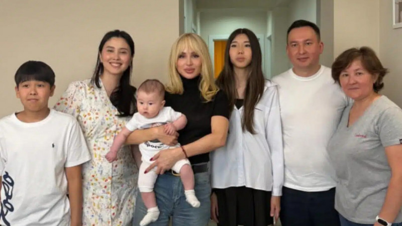 Светлана Лобода алматылықтардың үйінде бешбармақтан дәм татты