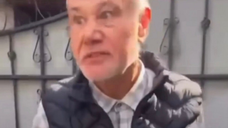 «Несиені төлемей, басқа әйелге үйленіп алған»: қайын атасы келінін үйінен қуып шыққан