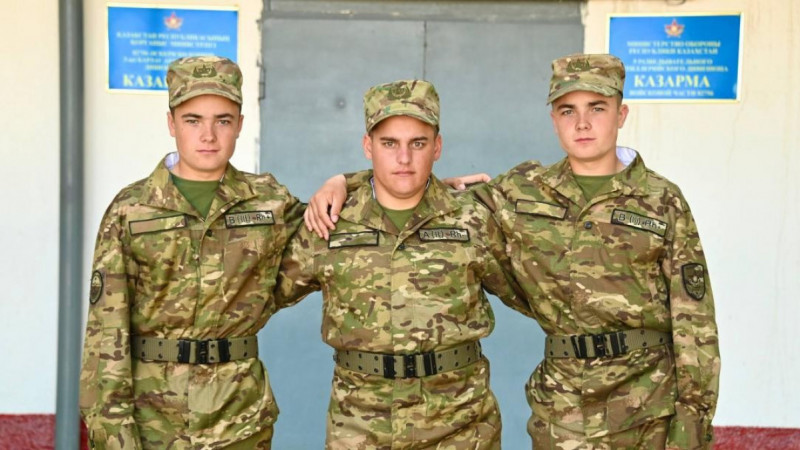 Үш ағайынды – бір сапта: Жирновтар отбасының әскери жолы