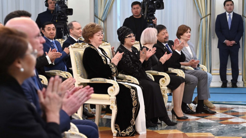 Мемлекет басшысы дәстүрлі өнерді, әсіресе, жыр, терме, күй өнерін дамытуға ерекше мән беру қажет деп санайды