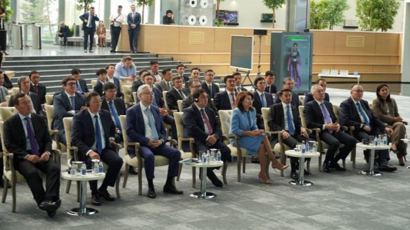 Қазақстанда мемлекеттік органдардың басшылары мен әкімдерге арналған жасанды интеллект бойынша стратегиялық семинар өтті