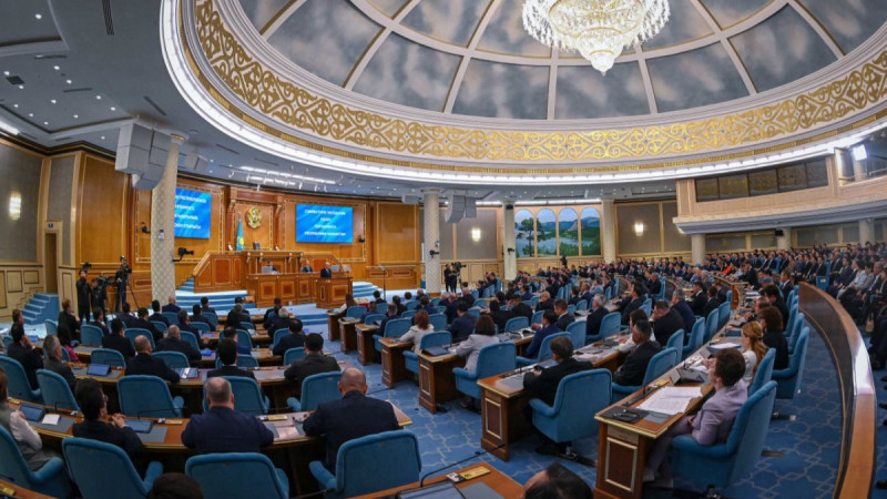 Парламенттің тарихи сессиясы: Қазақстан мемлекеттік дамудың жаңа кезеңіне қадам басты