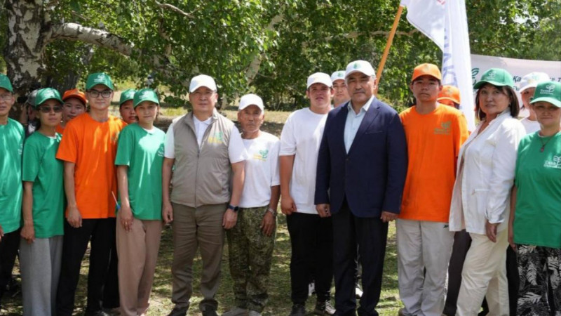 «Болашақтың қайнары» еріктілері қазақстандықтарды «Мөлдір бұлақ» экологиялық акциясын қолдауға шақырды