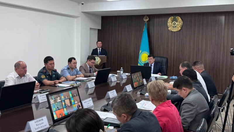 Жамбыл облысында жастар саясатының өзекті мәселелері талқыланды: жұмыспен қамту, құқықтық тәртіп және волонтерлік қозғалыс басты назарда