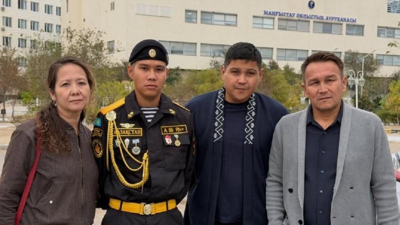 Маңғыстаудағы әскери оқу-жаттығудан аман қалған Ақжол Темірхан үйіне оралды