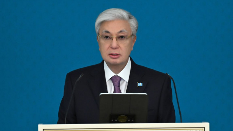 Мемлекет басшысы мұғалімдерді кәсіби мерекесімен құттықтады