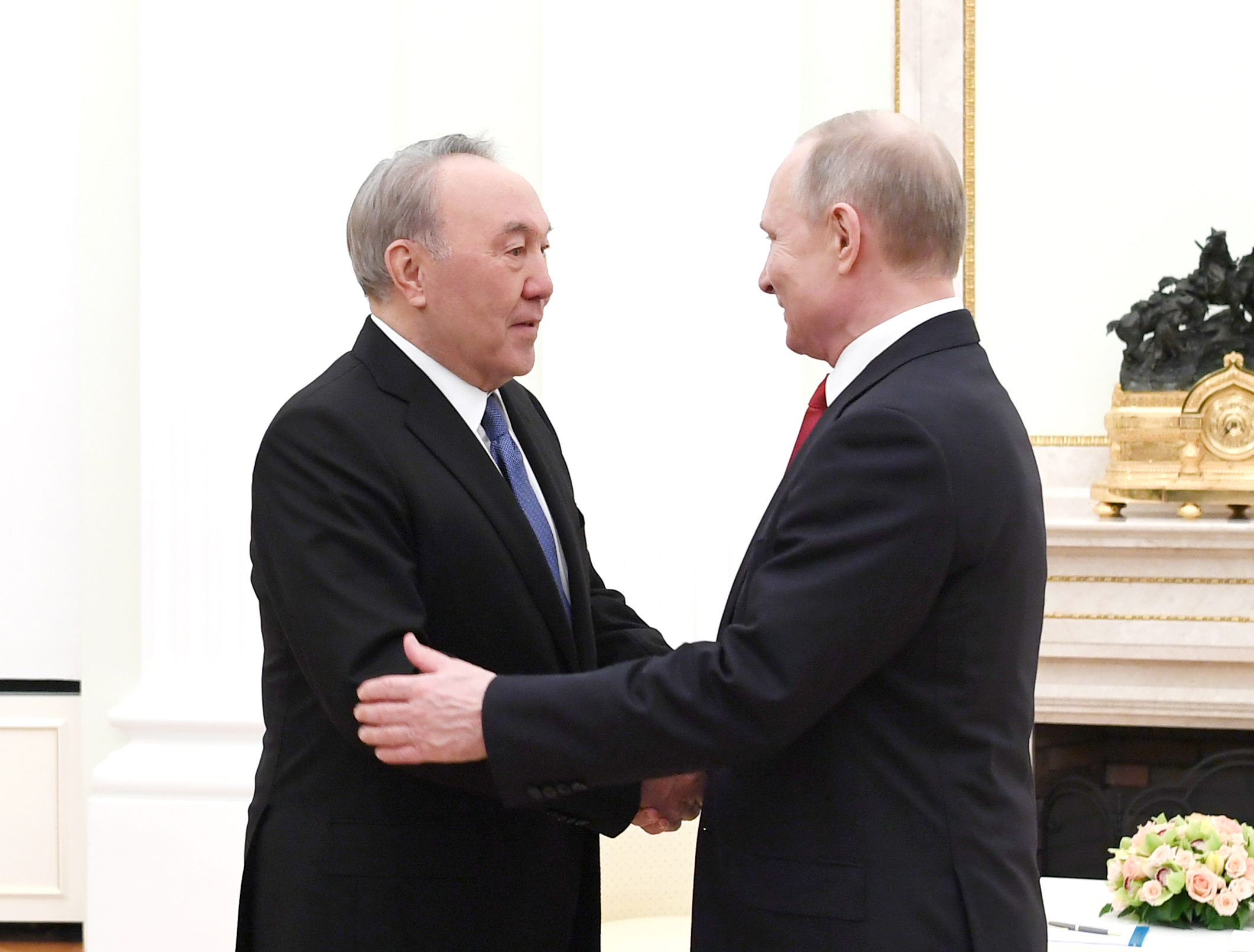 Путин Назарбаевқа тезірек сауығуына тілектестік білдірді